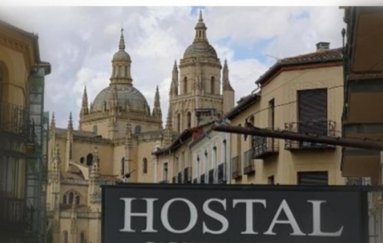 Hostal Plaza Segovia Exterior foto