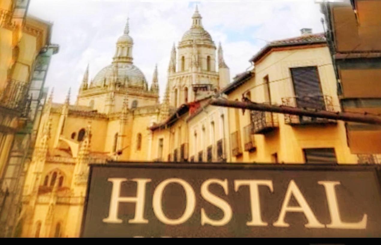 Hostal Plaza Segovia Exterior foto